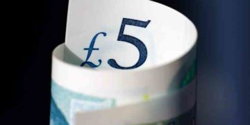 UK Sterling Pound, 5 pound bill