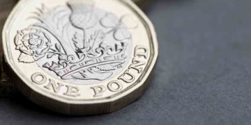 one sterling pound coin