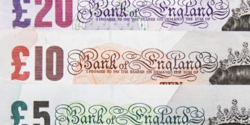 pound-usd-bank-g4d246617e_1920