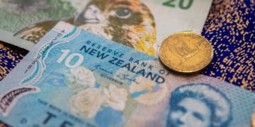 NZ- Dollar- currency-g0c33f28ad_1920